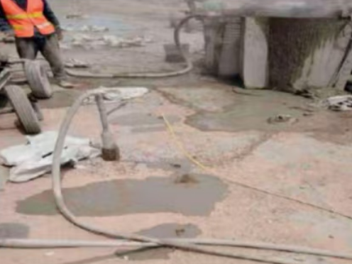 玉林水泥混凝土路面板底注浆技术 路面脱空注浆整治方案